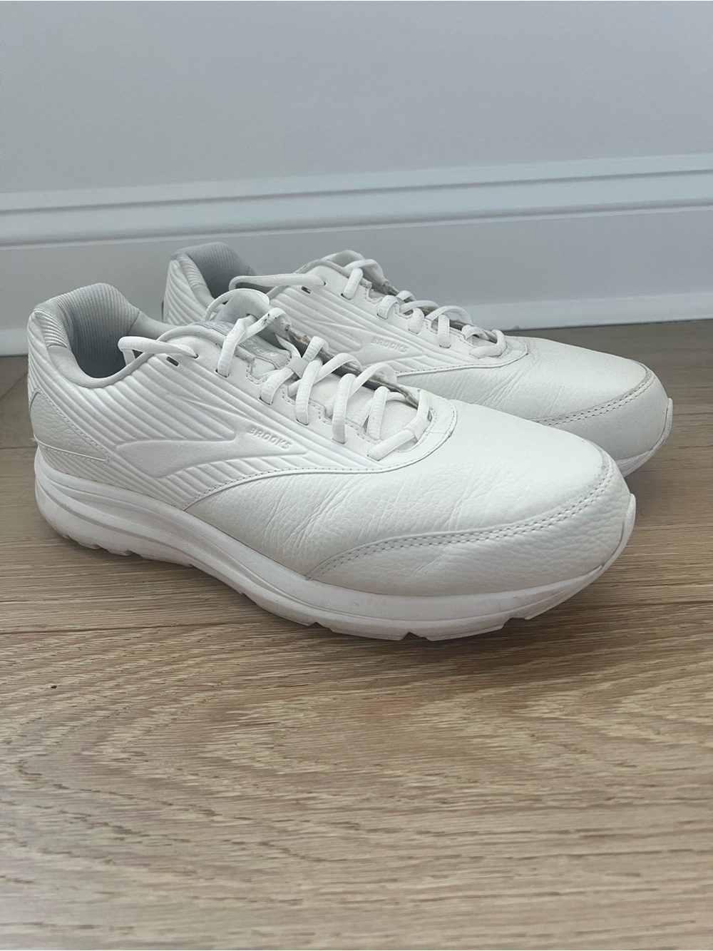 Brooks Addiction Walker 2 Shoes White Leather 1103184E142 Mens Size 12 4E Wide